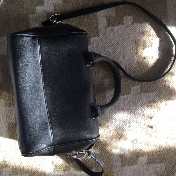 Black duffel-purse urban outfitters - so chic! - Picture 3 of 6